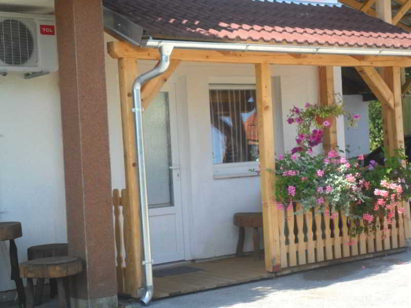 Guesthouse Sara Grabovac  Exterior foto